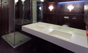 Столешница и раковина в ванную из искусственного камня Гарибальди